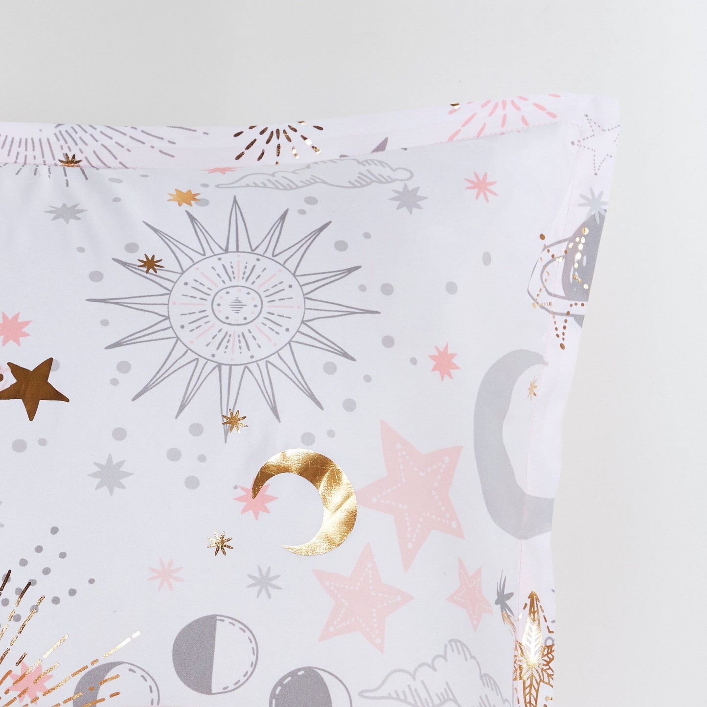 Intelligent Design Kids Ariella Starry Sky Metallic Comforter Set with Throw Pillow