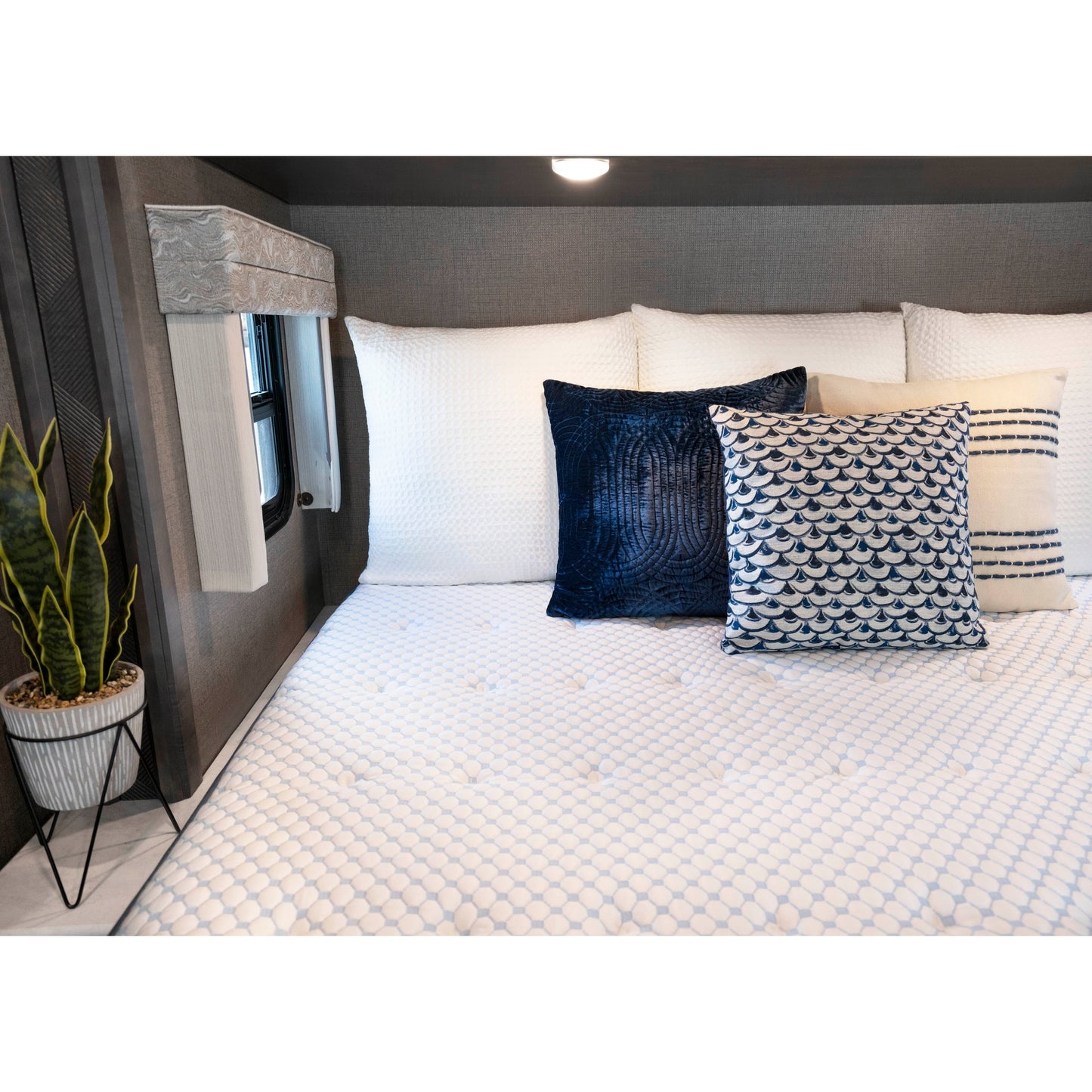 Dreamfoam Hybrid 10 Hybrid Mattress with Cool to Touch Fabric, RV Bunk 42x80