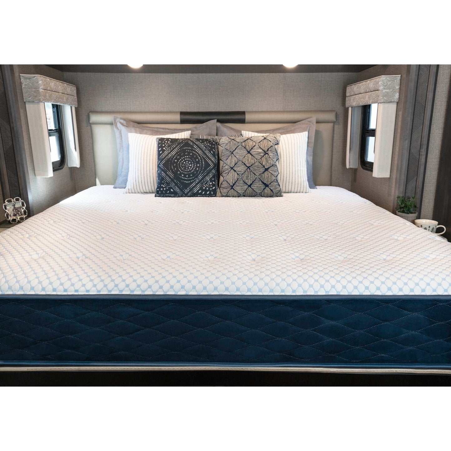 Dreamfoam Hybrid 10 Mattress with Cool to Touch Fabric