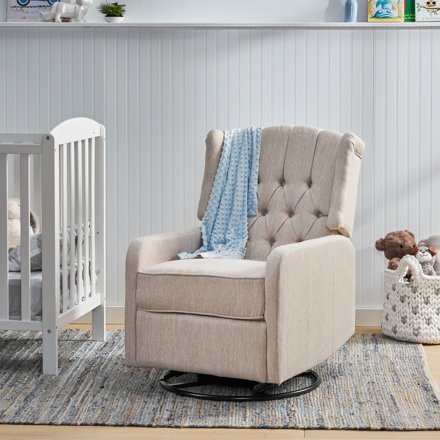 Exquisite Manual Recliner Chair with Versatile Functions for Home
