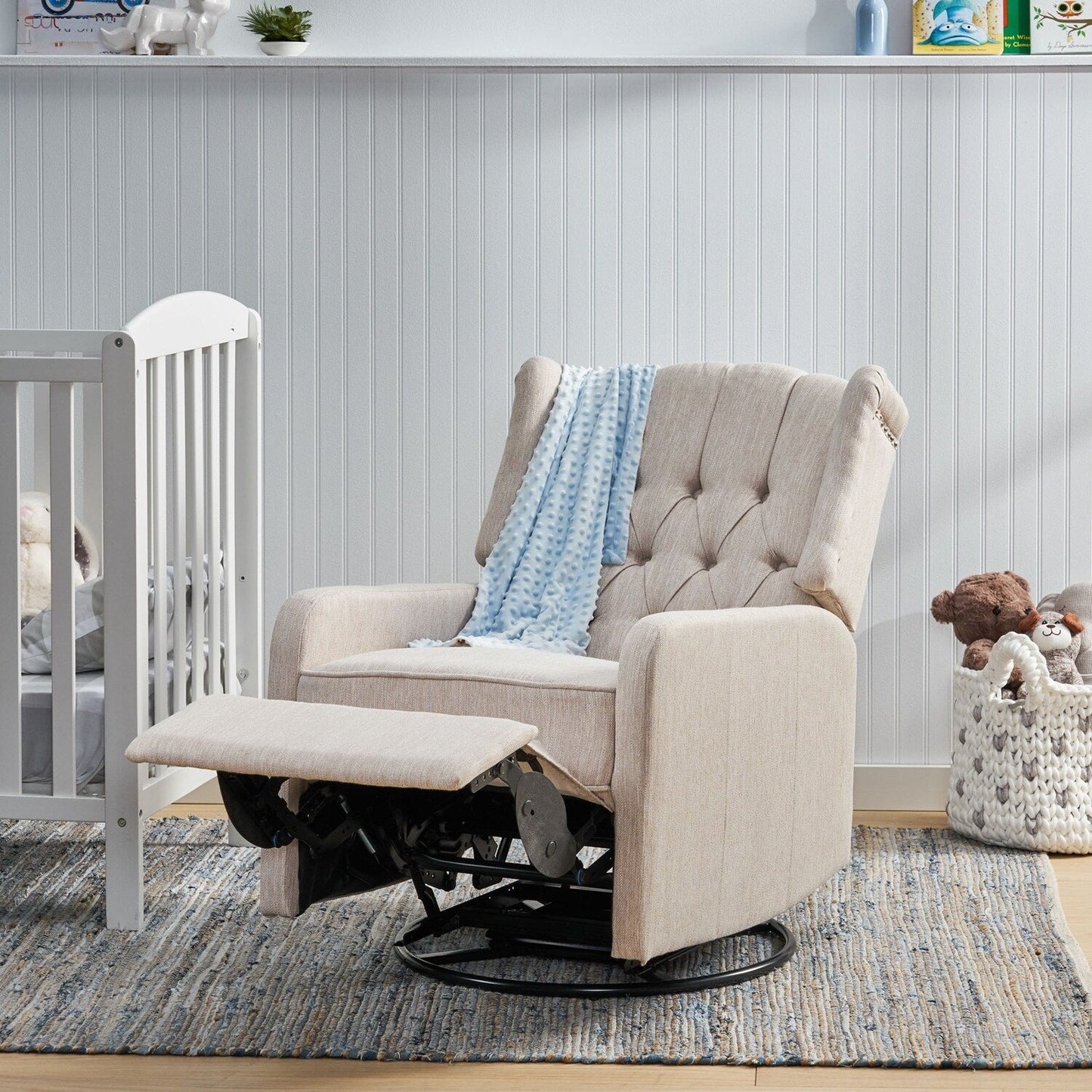 Exquisite Manual Recliner Chair with Versatile Functions for Home