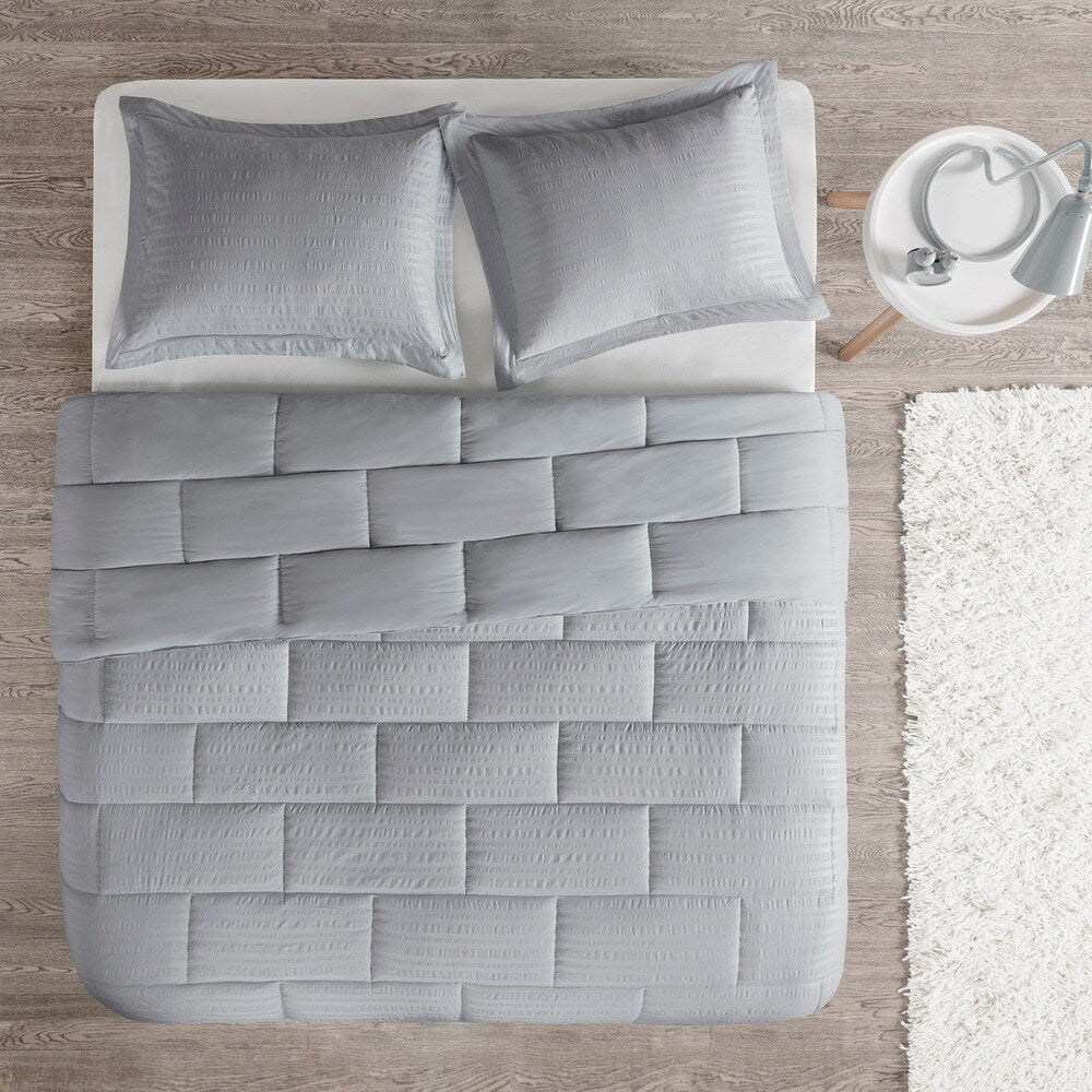 Intelligent Design Ava Seersucker Down Alternative Comforter Set