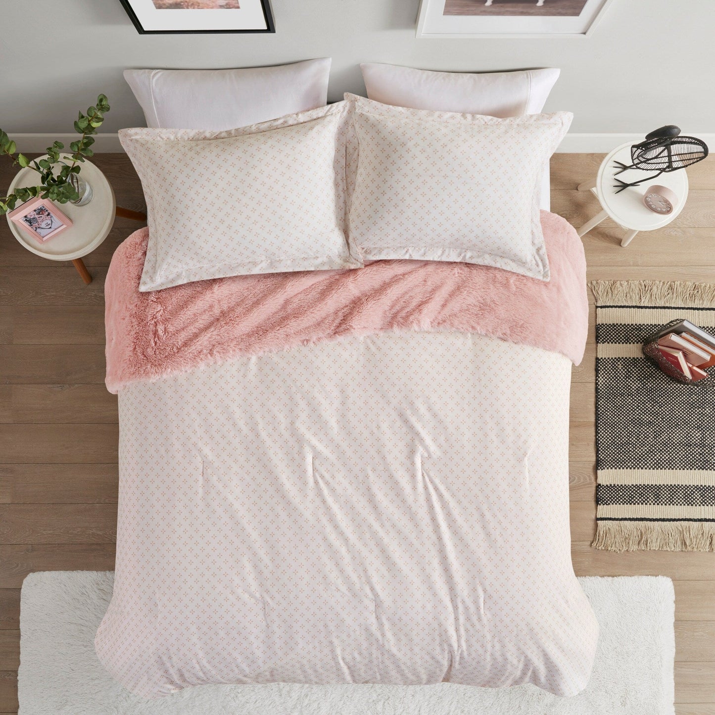 Intelligent Design Effie Shaggy Fur Reversible Comforter Set