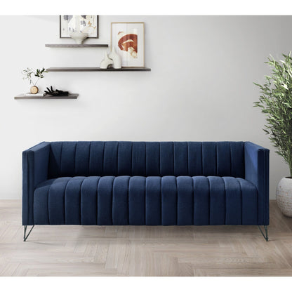 Clayfell Kurtis Square Arm Living Set
