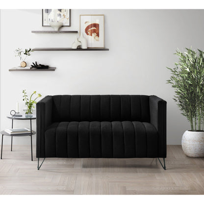 Clayfell Kurtis Square Arm Living Set