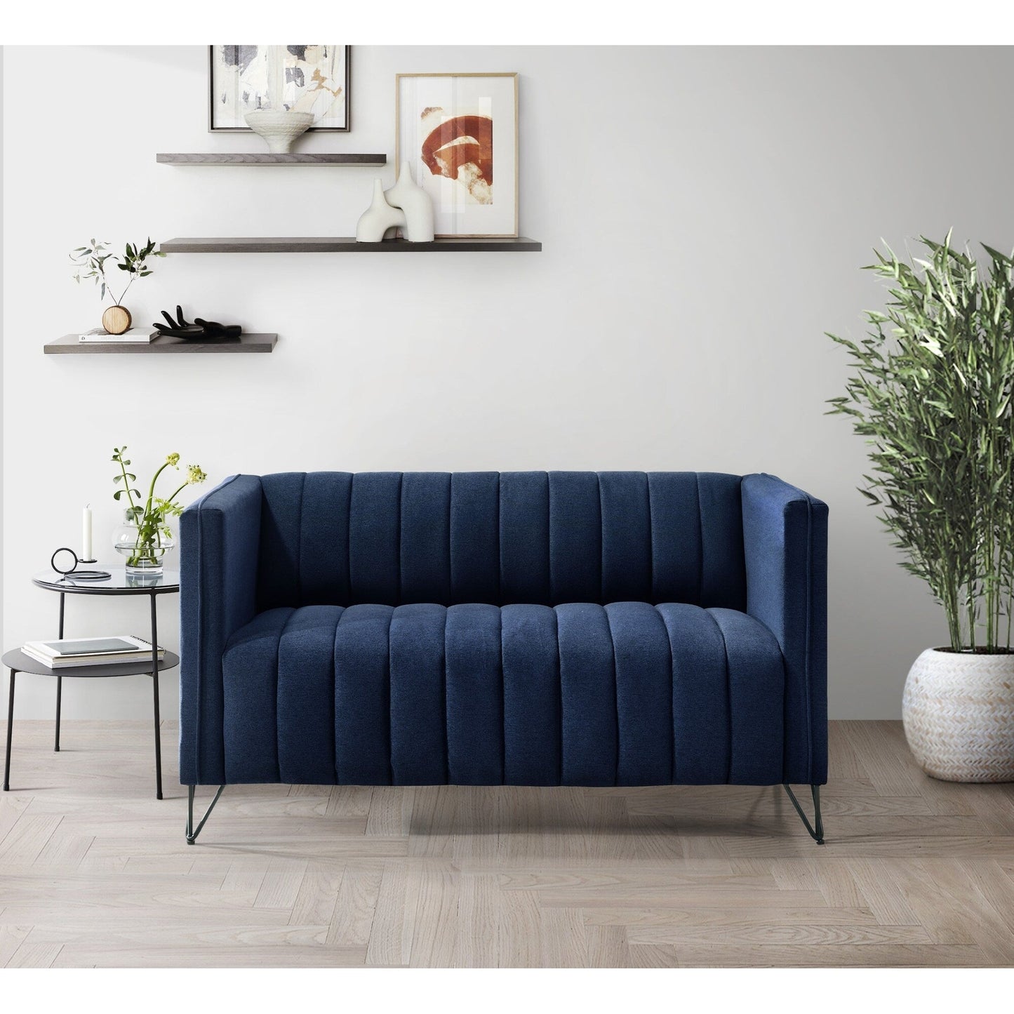 Clayfell Kurtis Square Arm Living Set