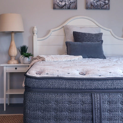 Laura Ashley Fallon 14-inch Euro Top Gel Latex Hybrid Mattress by King Koil