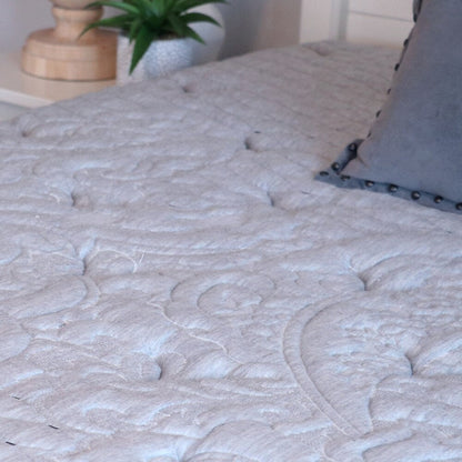Laura Ashley Firenze 14-inch Euro Top Gel Latex Hybrid Mattress by King Koil