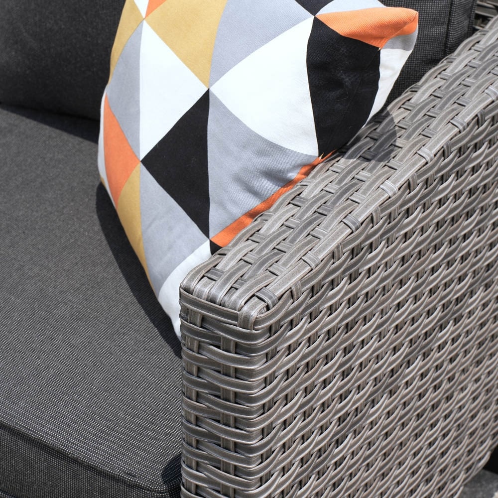 OVIOS 8-piece Patio Wicker Conversation Furniture Set with Swivel Chairs