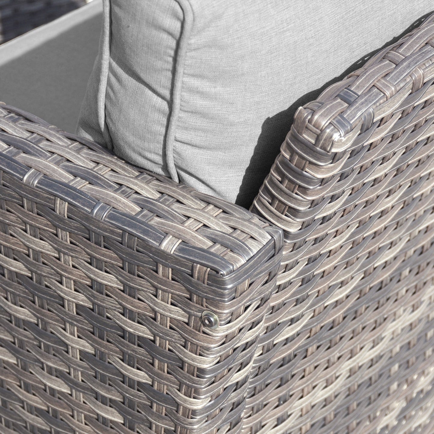 OVIOS 8-piece Patio Wicker Conversation Furniture Set with Swivel Chairs