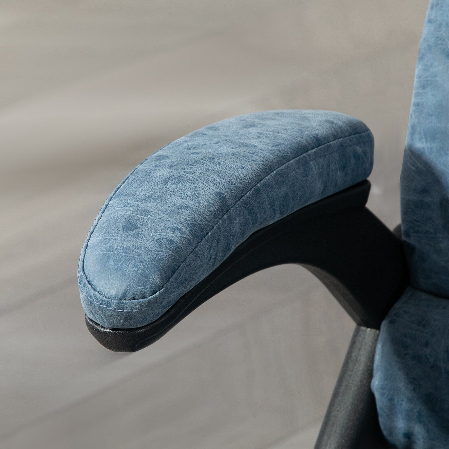 PU Leather 360Â° Swivel High Back Office Recliner with Vibration Massage, Lumbar Heating, Adjustable Height