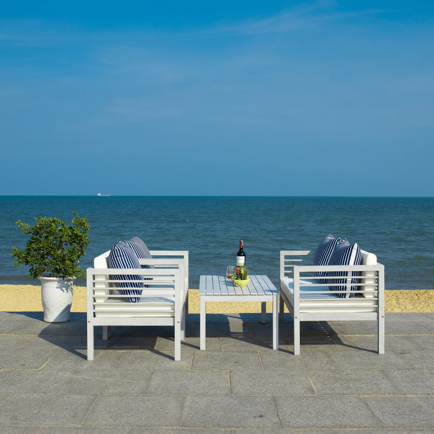 SAFAVIEH Outdoor Living Alda 4-piece Set with Accent Pillows - 51W x 26D x 26H