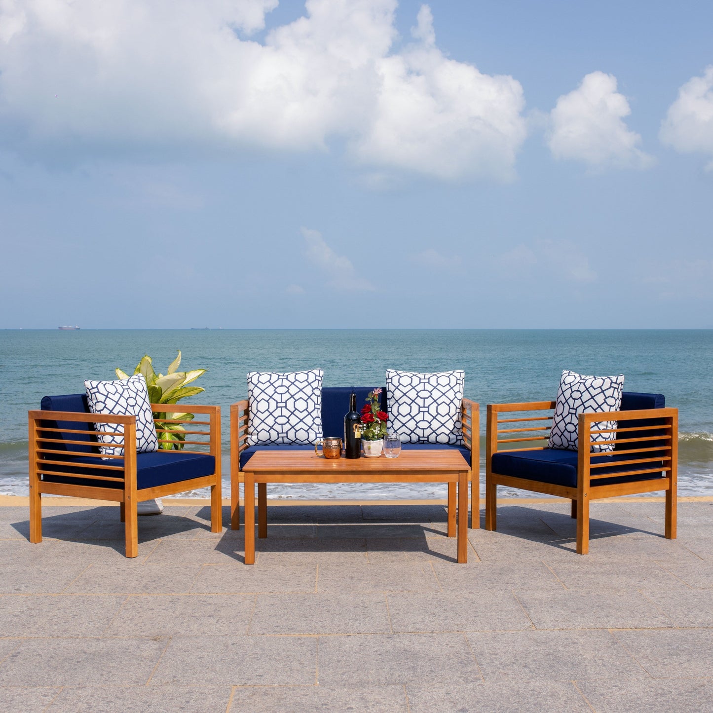 SAFAVIEH Outdoor Yoselin 4-Piece Set with Accent Pillow - 51W x 26D x 26H