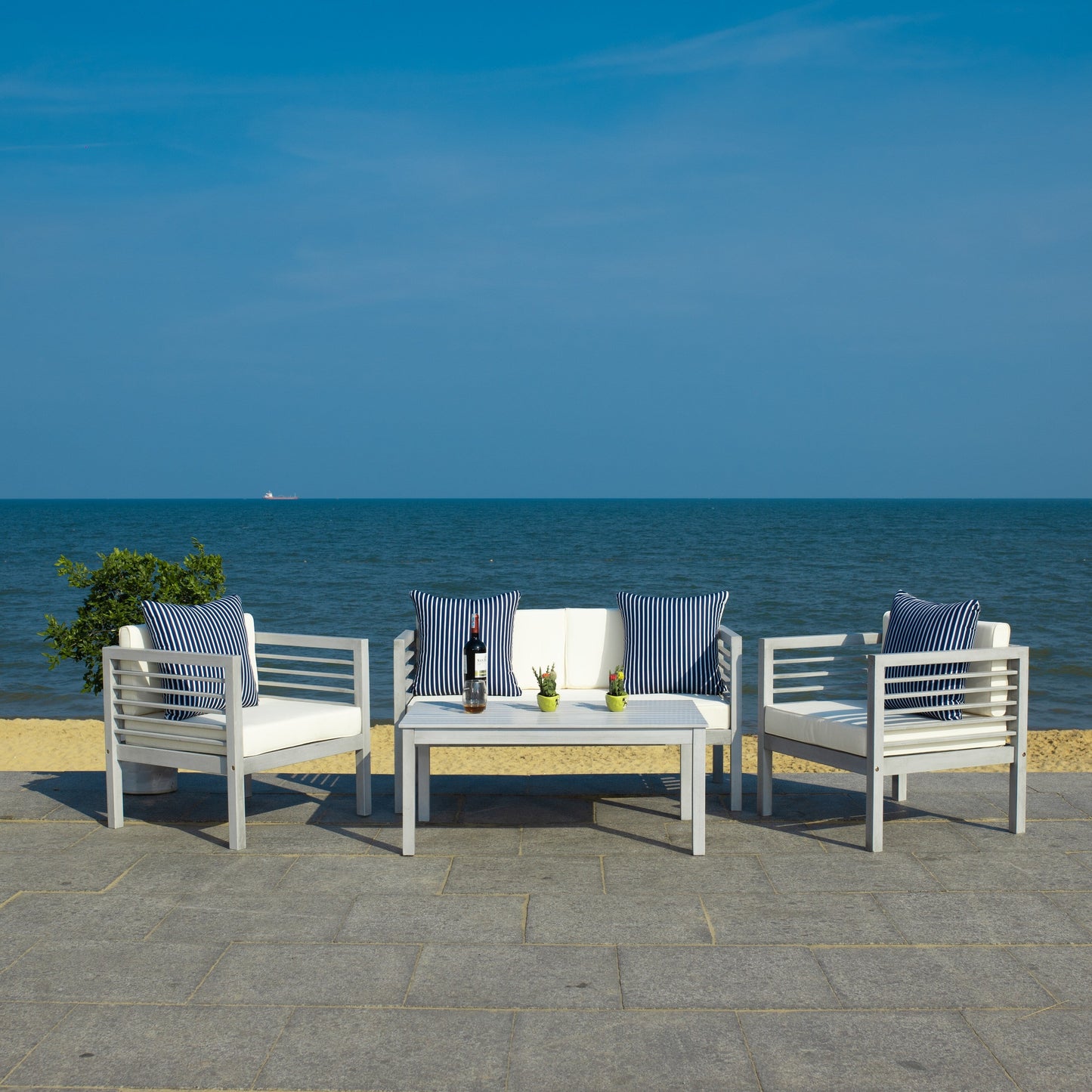 SAFAVIEH Outdoor Yoselin 4-Piece Set with Accent Pillow - 51W x 26D x 26H
