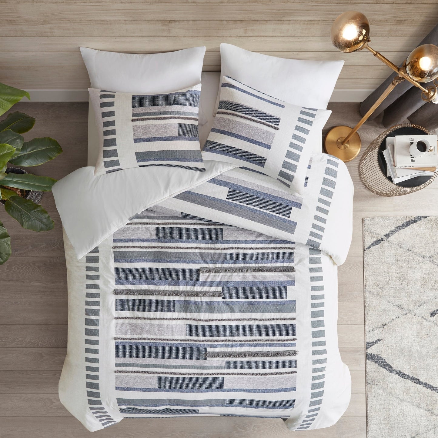 INK+IVY Serena 3 Piece Cotton Printed Duvet Cover Set w/trims Navy