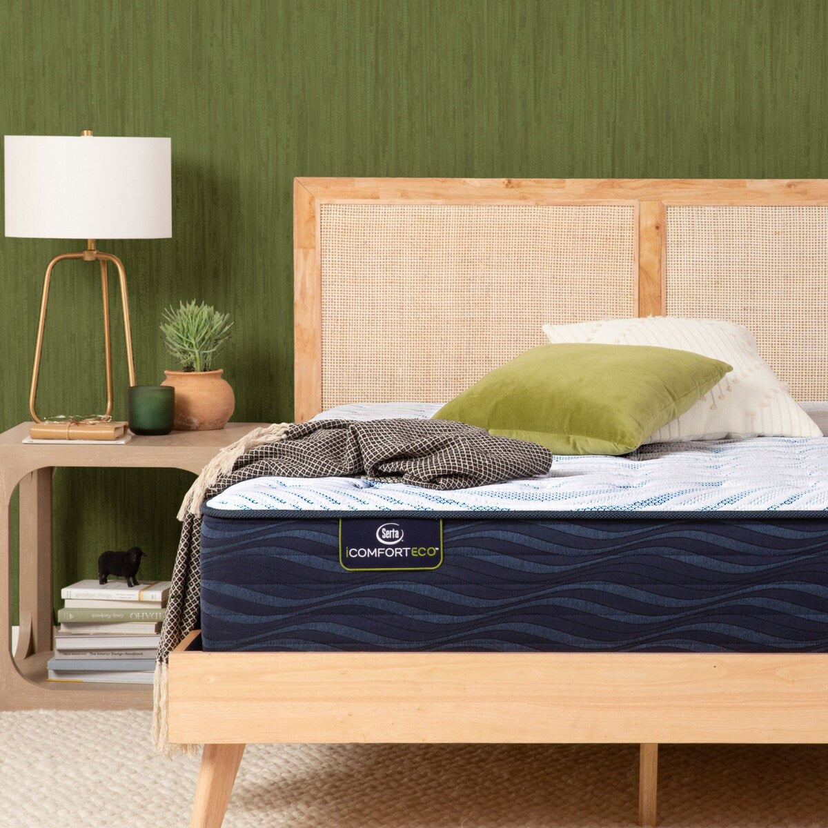 Serta iComfortECO Q10 13.25 Hybrid Medium Mattress Set