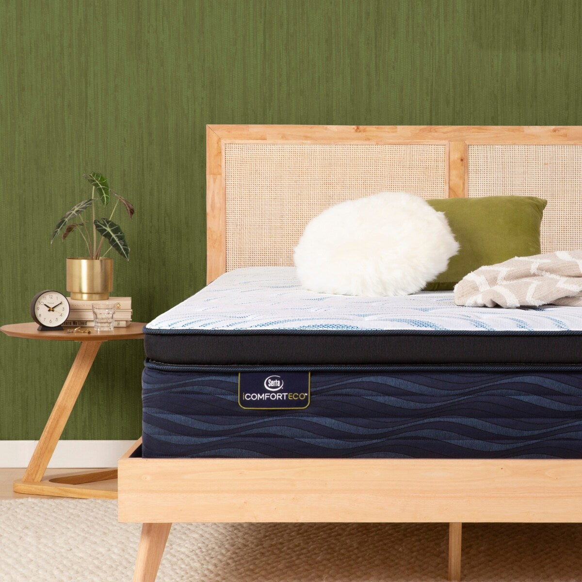 Serta iComfortECO Q20GL 15.75 Hybrid Plush Pillow Top Mattress and Adjustable Base Set