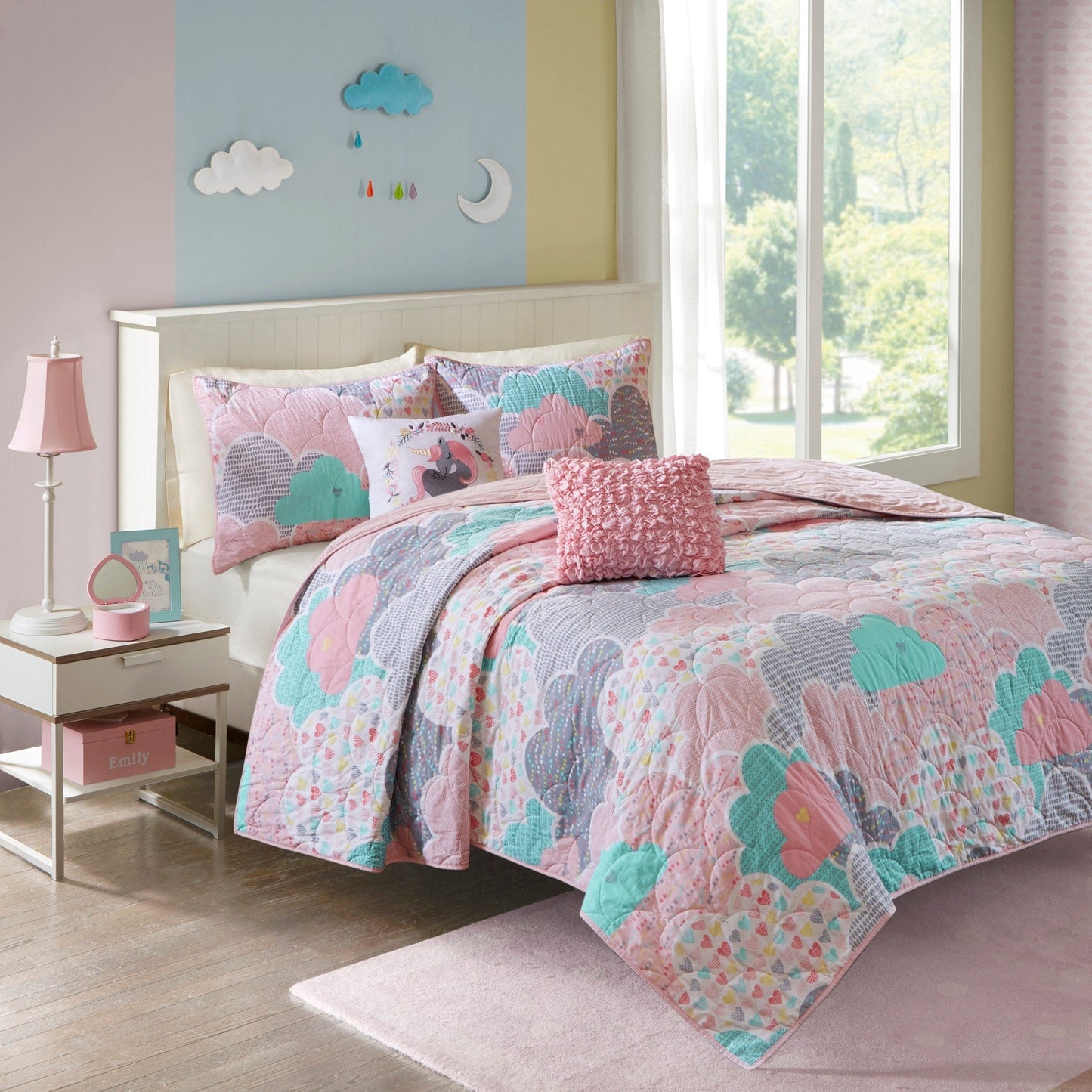 Intelligent Design Kids Bliss Pink Reversible Cotton Quilt Set with Throw Pillows