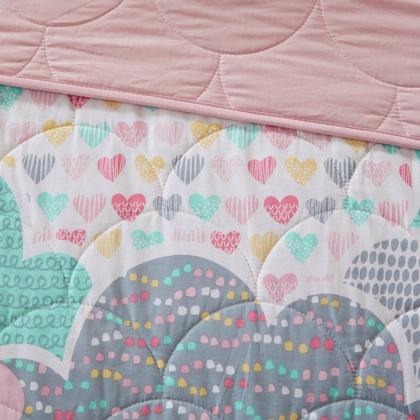 Intelligent Design Kids Bliss Pink Reversible Cotton Quilt Set with Throw Pillows