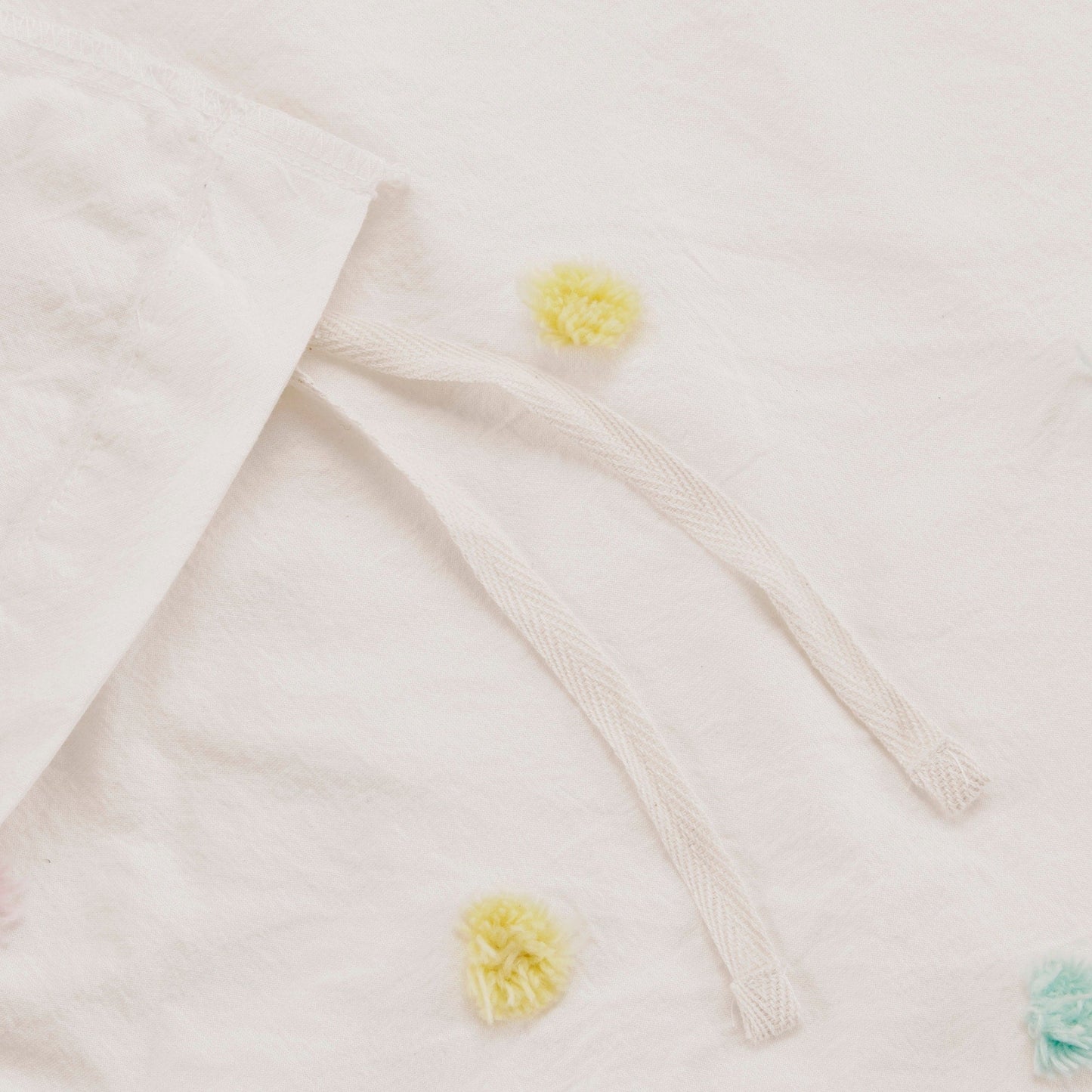 Intelligent Design Kids Ensley Cotton Jacquard Pom Pom Duvet Cover Set